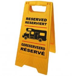 Reserveret tegn perfekt til autocamper ejere for nemt at lægge mærke til hans sted, når du kører i løbet af dagen.