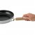 Aftageligt soft-touch håndtag og keramisk non-stick belægning på stegepanden.