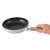 Aftageligt soft-touch håndtag og keramisk non-stick belægning på stegepanden.