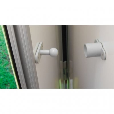 Fastgøres til campingvognsdøren og på væggen.