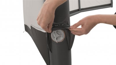 En ventil til både pumpning og tømning af rammen til Outwell Wind Protection Air.