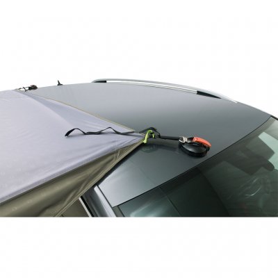 Fastgøres nemt med de medfølgende sugekopper direkte på taget