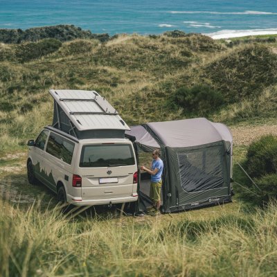 Stilrent og praktisk biltelt, der passer perfekt på campingferien