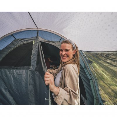 Mørket sovekabine, der reducerer lystransmission og giver bedre sovekomfort under campingture