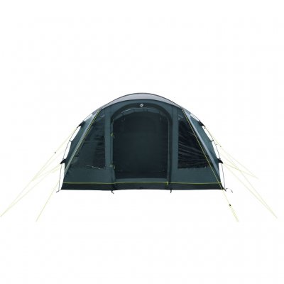 Hovedindgangen har myggenetdør - perfekt til brug på varmere dage