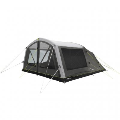 Takket være den lodrette front maksimeres pladsen i stuen