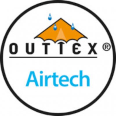 Højkvalitets polybomuld, behandlet med en vandafvisende overflade, der får regndråber til at danne små perler og løbe væk.