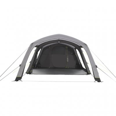 Døren til alrummet kan rulles helt til siden for at skabe et helt åbent og luftigt rum