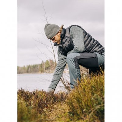 Varm og behagelig kasket i uld med fleecefor.