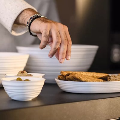 Bakke til salaten, brødet, frugten eller snacks.