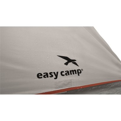Fuldt vandtæt klud og tapede sømme gør det muligt for Easy Camp Huntsville 600 at modstå hårdere regnbyger.