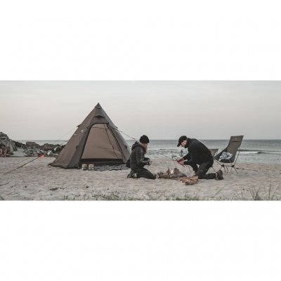 Slap af ved stranden med Easy Camp Otra Tipi – perfekt til eventyr og hyggelige stunder i naturen.