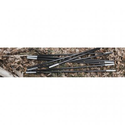 Kraftiga glasfiberstänger ger en bra stabilitet på tältet Skarvan 5.