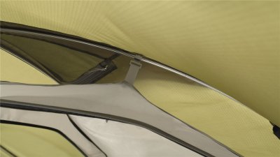 Stærke beslag til sovekabinen giver et slidstærkt telt med lang levetid.