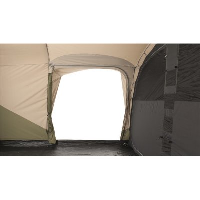 Indgangssiden med sovekabine adskilt.