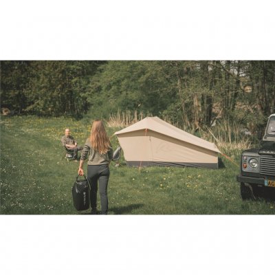 Teltet er slidstærkt og rummeligt.