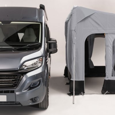 Rally AIR D/A er designet til at passe til mange forskellige køretøjer og kan blive stående på campingpladsen, mens du tager ud