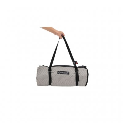 Den tilpassede teltmåtte til Outwell Greenwood 5 telt er meget pakkevenlig.