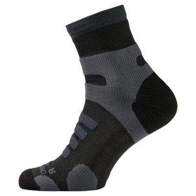 Jack Wolfskin Cross Trail Classic Cut Socks Black - til løb og andre krævende aktiviteter udendørs.