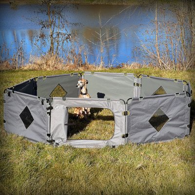 Få hurtigt et afskærmet område til din hund på campingferien.
