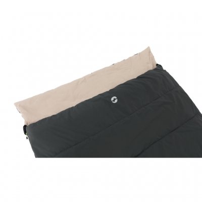 Outwell Celestial Lux Double sovepose med lynlåsen helt lukket.