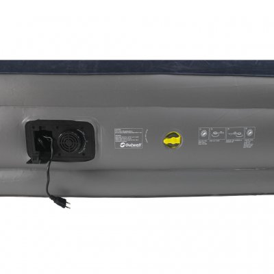 Luftmadrassen har en indbygget elektrisk pumpe med meget nem håndtering