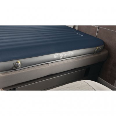 Dobbeltventiler giver en hurtig genopfyldning af Outwell Dreamboat Double 7,5 cm dobbelt liggeunderlag.