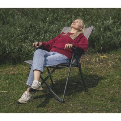 Fire justerbare rygpositioner