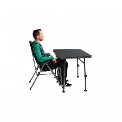 Perfekt siddehøjde, der også egner sig til middagsbordet