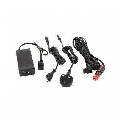 Ekstra lange kabler til 12V og 230V medfølger.