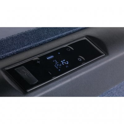 Vis for at se og indstille temperaturen på den kompressordrevne køleboks.