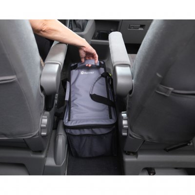 Designet til at passe perfekt mellem sæderne i VW T5/6/6.1 og lignende biler.