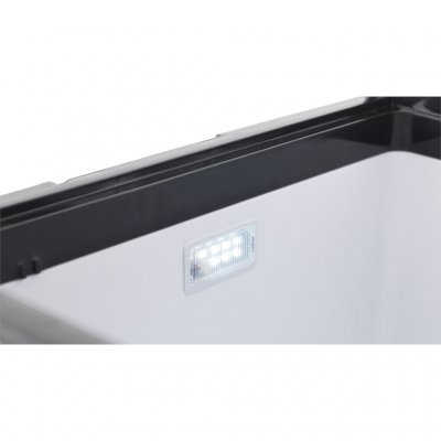 Indbygget belysning i køleren.