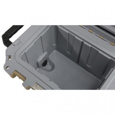 Opladning ind med isposer eller is til at holde varerne kolde.