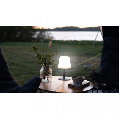 Standard Lyset giver et varmt og hyggeligt skær