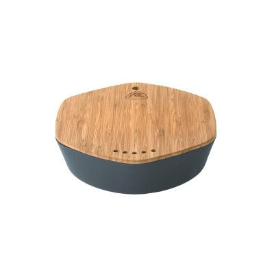 Multifunktionel låg, der fungerer som en skæring bord og dørslag