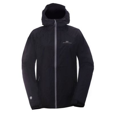 2117 Flistad Eco 2.5L Black er en let skaljakke til vandreture og camping.