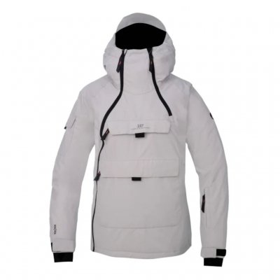 2117 Vinterjakke Tybble Light Grey i anorak model med praktiske lommer, snelås og lynlås langs den ene side.