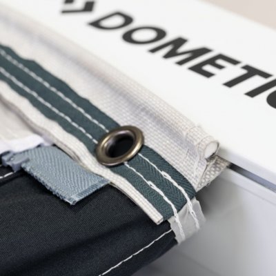 Den dobbelte kederliste gør, at den passer til både campingvogne og autocampere.