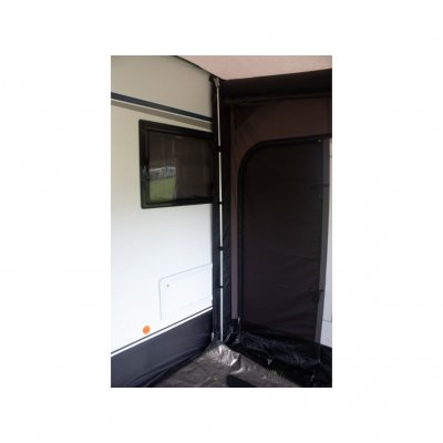 Stængerne forbedrer tætningen mod campingvognen.