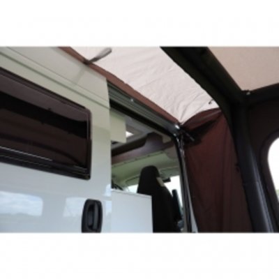 Forbind nemt dit Telta Core 330 med din autocamper med denne praktiske forbindelsessluse.