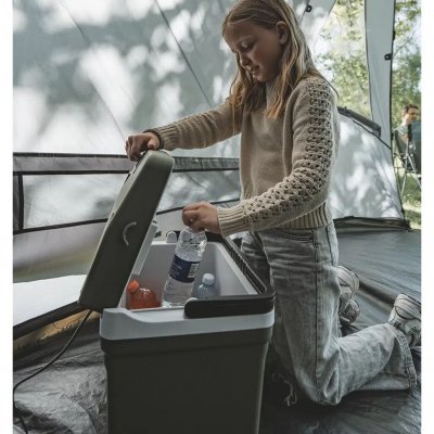 Køleboksen er perfekt til picnic.