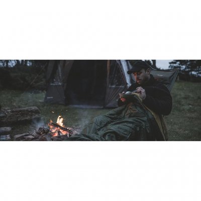 Easy Camp Falcon Blanket Green er et blødt og behageligt tæppe med premium fyld, der giver god varme og lille pakkestørrelse.