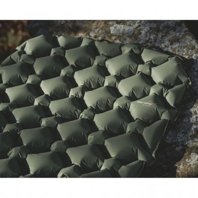 Flere luftkamre øger madrassens stabilitet.