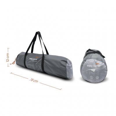 Bilmarkisen leveres i en taske og er meget pakkevenlig. Perfekt at have liggende bag i bilen om sommeren.