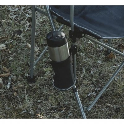 Stolen har en praktisk kopholder.