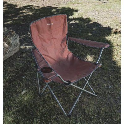 En slidstærk og sammenklappelig stol, perfekt til camping, stranden eller haven.