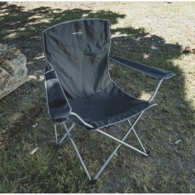 En slidstærk og sammenklappelig stol, perfekt til camping, stranden eller haven.