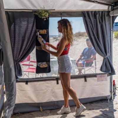 Gardinerne passer til Fiamma Blocker Pro og Privacy Room.