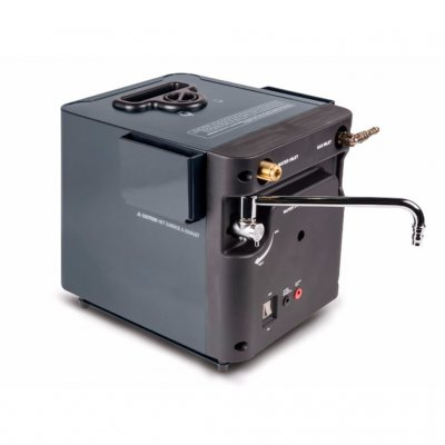 Bagside med vandhane og tilslutninger til el og gas